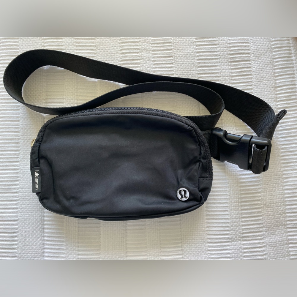Lululemon Everywhere Belt Bag 1L